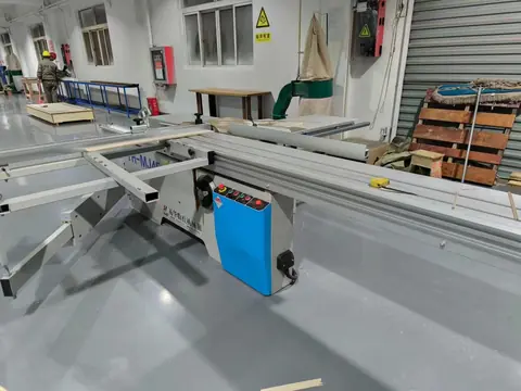 Precision Sliding Table Saw