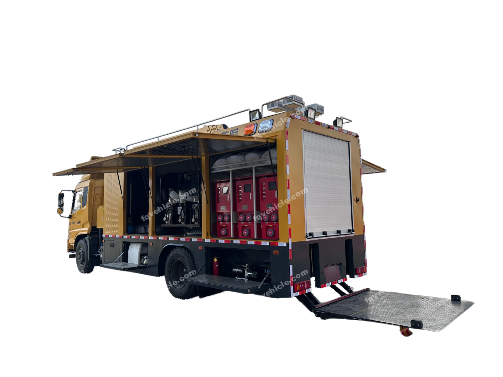 Fengqi rescue vehicle left-rear view