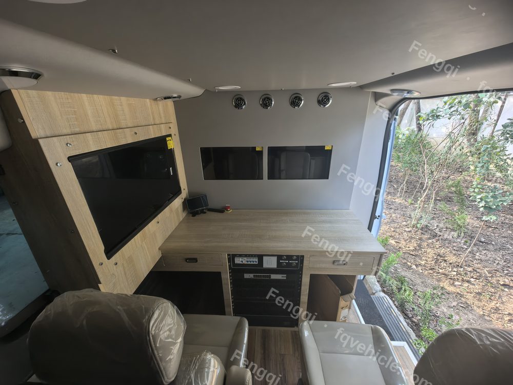 Multirotor UAV Command Vehicle — completed vehicle 3