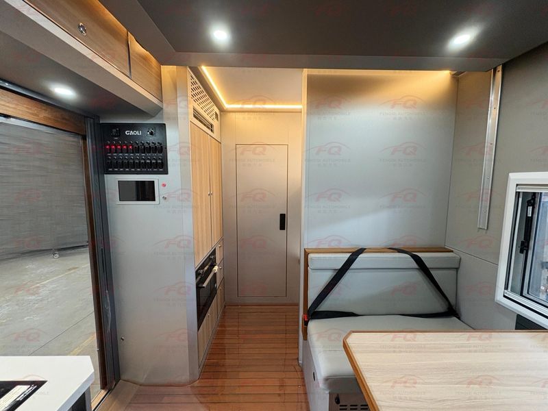 SITRAK C5H 4×2 Touring Motorhome | Long-Distance Luxury RV