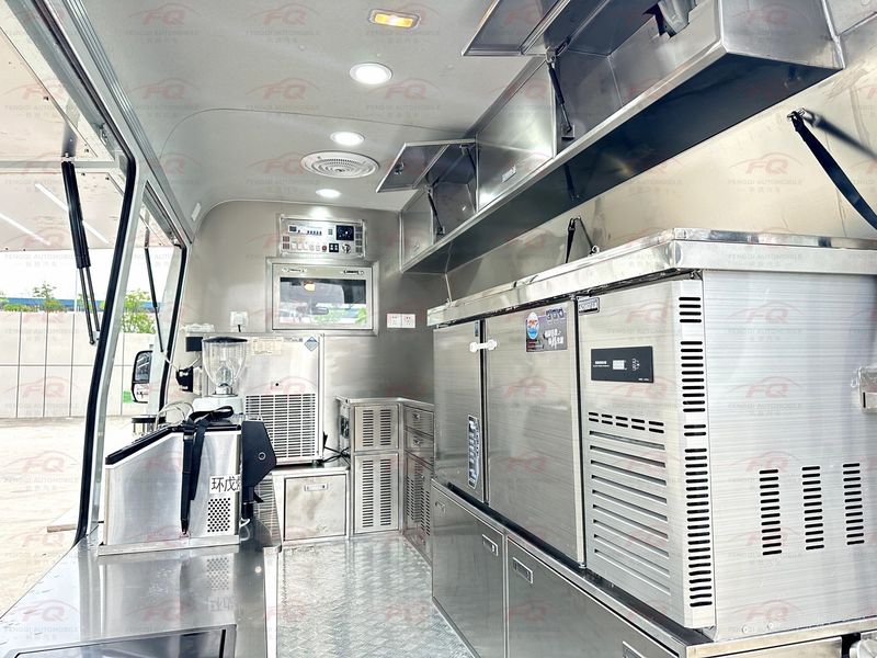 Iveco M1-33S Ice Cream Van