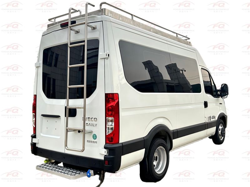 Iveco M1-33S Ice Cream Van