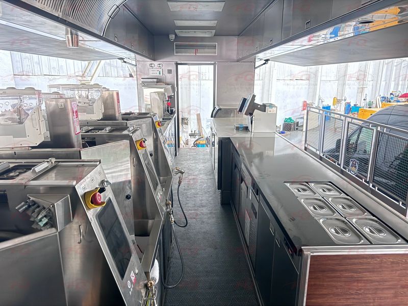 Foton Auman Galaxy 8×4 Large Shelter Kitchen Truck | Heavy-Duty Field Catering Vehicle