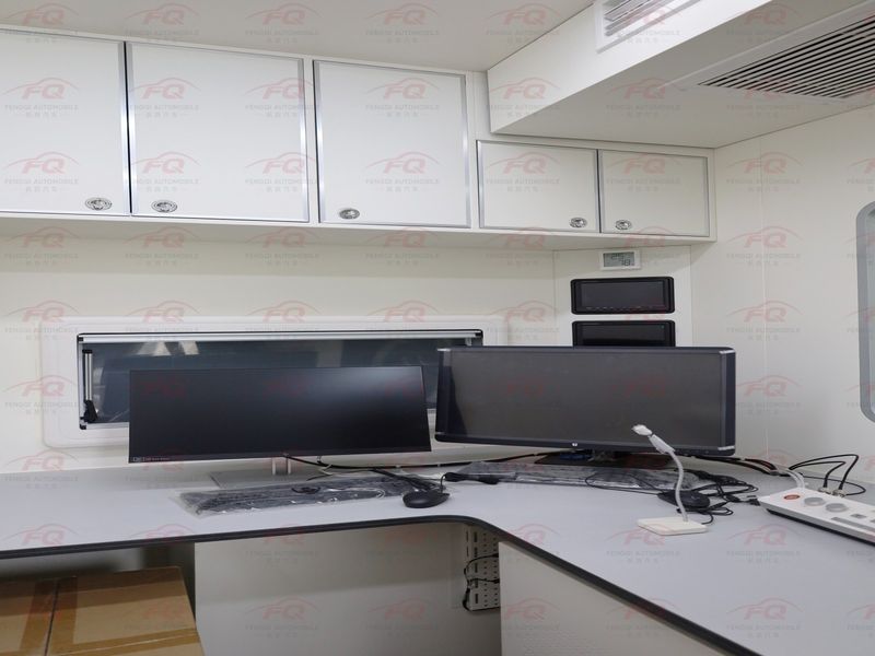 SHACMAN 8×4 Mobile Medical Laboratory Truck | Expandable CT & Nucleic Acid Testing Vehicle